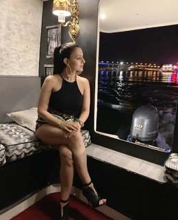 Ameesha Patel feet photo thumbnail