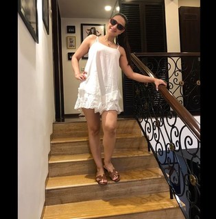 Ameesha Patel feet photo thumbnail