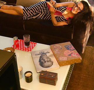 Ameesha Patel feet photo thumbnail