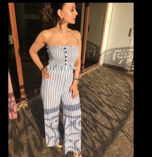 Ameesha Patel feet photo thumbnail