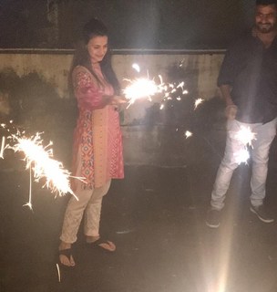 Ameesha Patel feet photo thumbnail