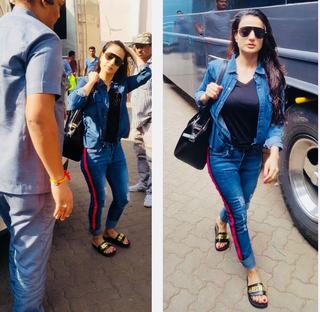 Ameesha Patel feet photo thumbnail