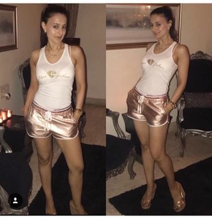 Ameesha Patel feet photo thumbnail