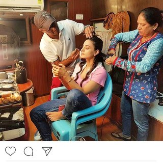 Ameesha Patel feet photo thumbnail
