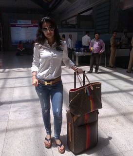 Ameesha Patel feet photo thumbnail