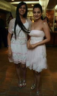 Ameesha Patel feet photo thumbnail
