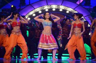 Ameesha Patel feet photo thumbnail