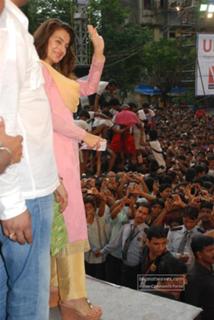 Ameesha Patel feet photo thumbnail