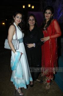 Ameesha Patel feet photo thumbnail
