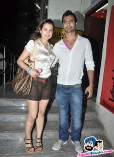 Ameesha Patel feet photo thumbnail