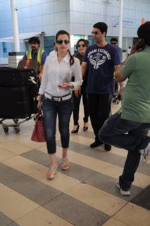 Ameesha Patel feet photo thumbnail