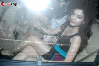 Ameesha Patel feet photo thumbnail