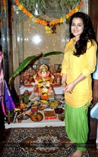 Ameesha Patel feet photo thumbnail