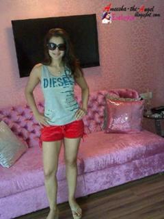 Ameesha Patel feet photo thumbnail