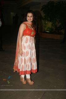 Ameesha Patel feet photo thumbnail