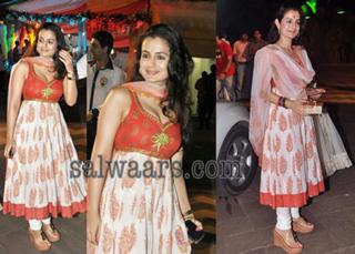 Ameesha Patel feet photo thumbnail