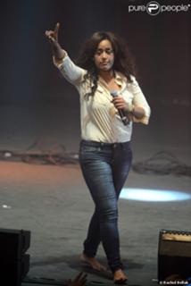 Amel Bent feet photo 14