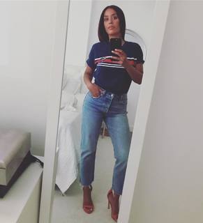 Amel Bent feet photo 10