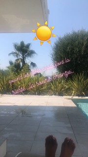 Amel Bent feet photo 9