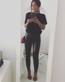 Amel Bent feet photo 7
