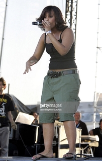 Amel Bent feet photo 5
