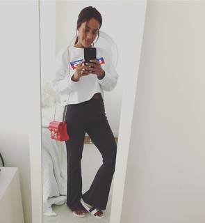 Amel Bent feet photo 14