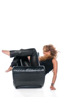 Amel Bent feet photo 1