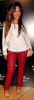 Amel Bent feet photo 9