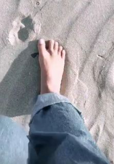 Amel Bent feet photo 7