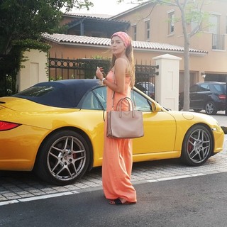 Amel Bouchoucha feet photo 3