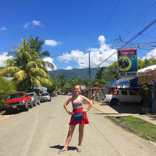 Amelia Dimoldenberg feet photo thumbnail