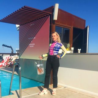 Amelia Dimoldenberg feet photo thumbnail