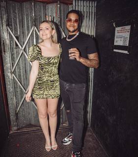 Amelia Dimoldenberg feet photo thumbnail