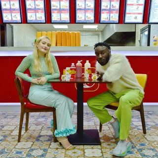 Amelia Dimoldenberg feet photo thumbnail