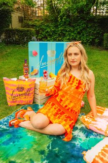 Amelia Dimoldenberg feet photo thumbnail