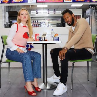 Amelia Dimoldenberg feet photo thumbnail