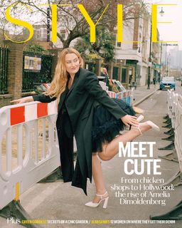 Amelia Dimoldenberg feet photo thumbnail