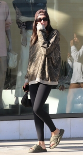 Amelia Hamlin feet photo 10