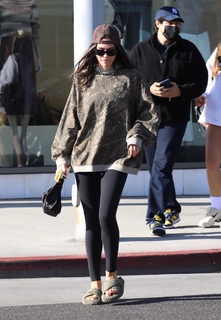 Amelia Hamlin feet photo 9