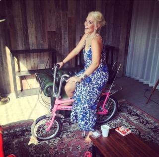 Amelia Lily feet photo 2