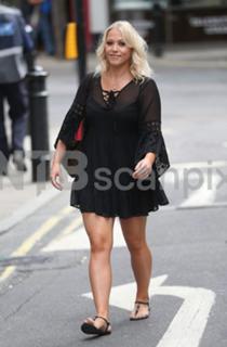 Amelia Lily feet photo 13