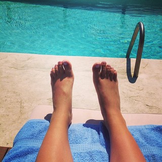 Amelia Lily feet photo 4