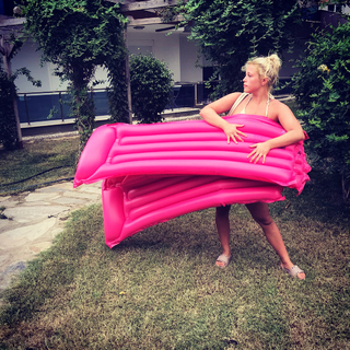 Amelia Lily feet photo 2