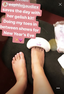 Amelia Lily feet photo 19