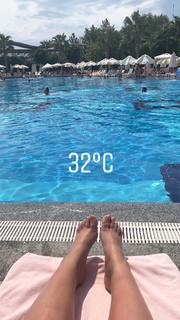 Amelia Lily feet photo 7