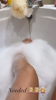 Amelia Lily feet photo 9
