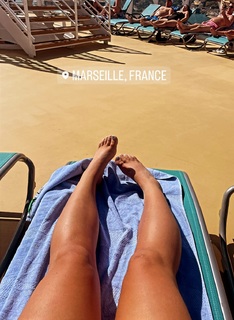Amelia Lily feet photo 13