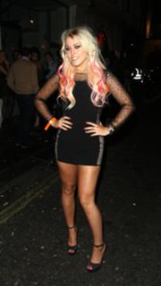 Amelia Lily feet photo 3