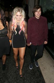 Amelia Lily feet photo 3