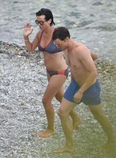 Amelia Warner feet photo 4